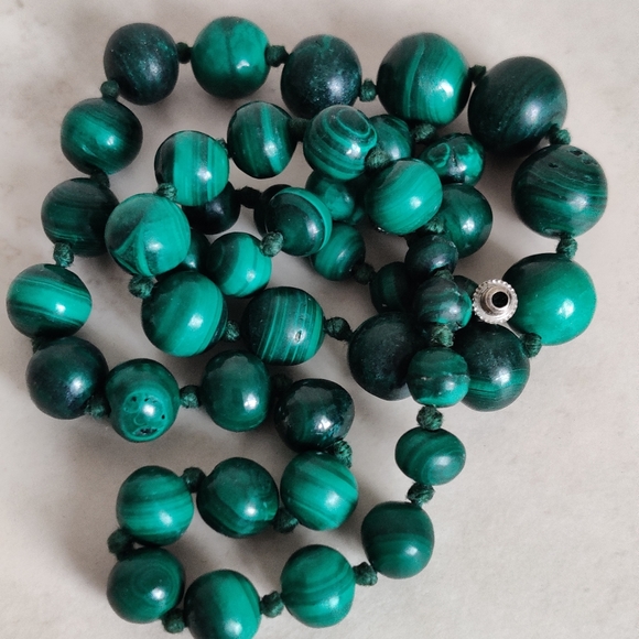 Vintage hand carved genuine graduated striped malachite beads necklace - Picture 1 of 16